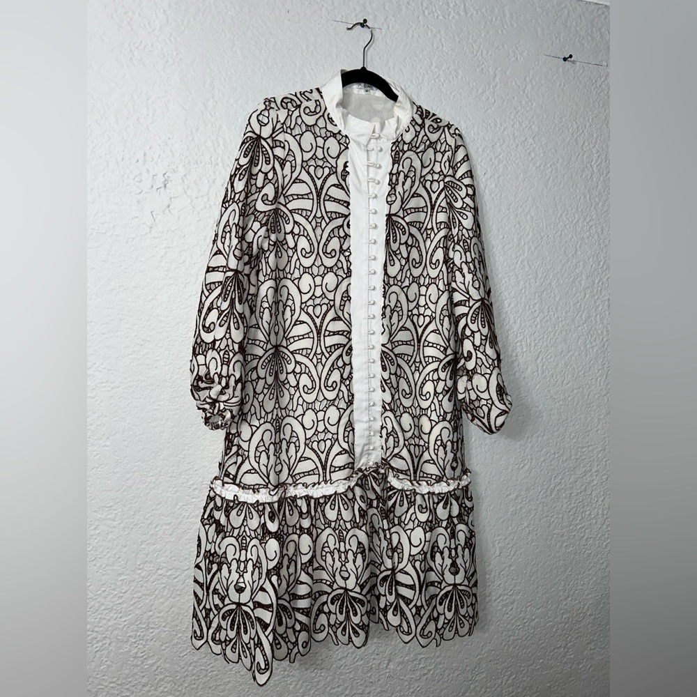 Long sleeve detailed midi dress